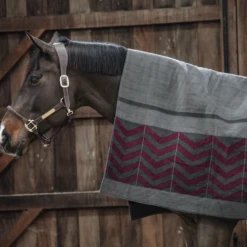 KENTUCKY HORSEWARE - HEAVY FLEECE RUG SQUARE FISHBONE -Sports - Equestrian Sports 485a6477 a929523bbdd099ba1a676b6771a9e673 article photobook m