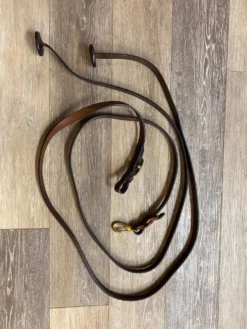 Consignment-Brown Leads With Stoppers